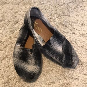 Women’s TOMS Flannel Shoes Size 7.5